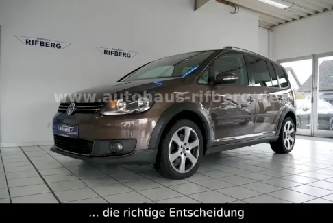 Volkswagen Touran  32758 Detmold - autoregio.de